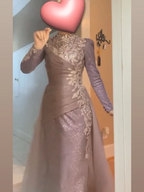 Elegant Lavender Embellished Long-Sleeve Evening Dress - Picture 4 of 4